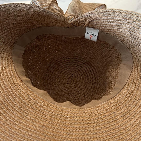 Hat - Picture 4 of 6